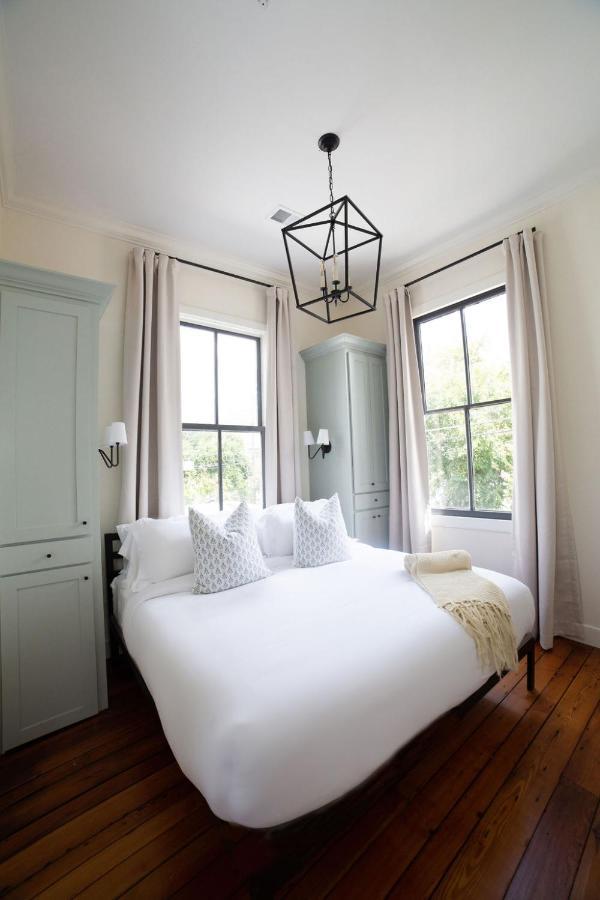 Guesthouse Charleston East 46 H Eksteriør billede