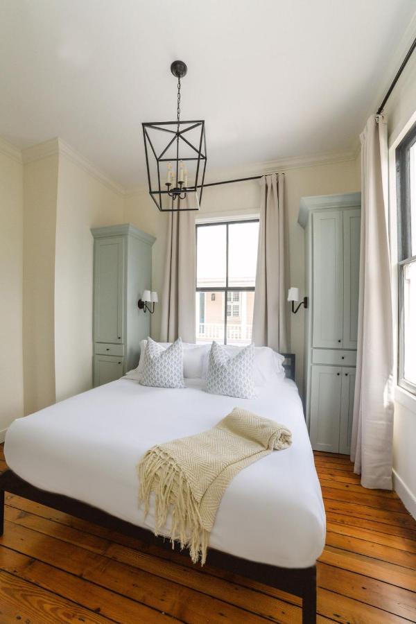 Guesthouse Charleston East 46 H Eksteriør billede