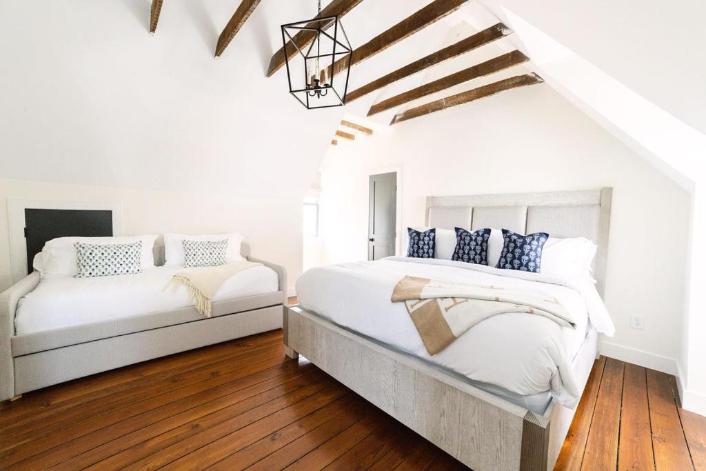 Guesthouse Charleston East 46 H Eksteriør billede