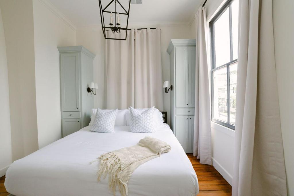 Guesthouse Charleston East 46 H Eksteriør billede