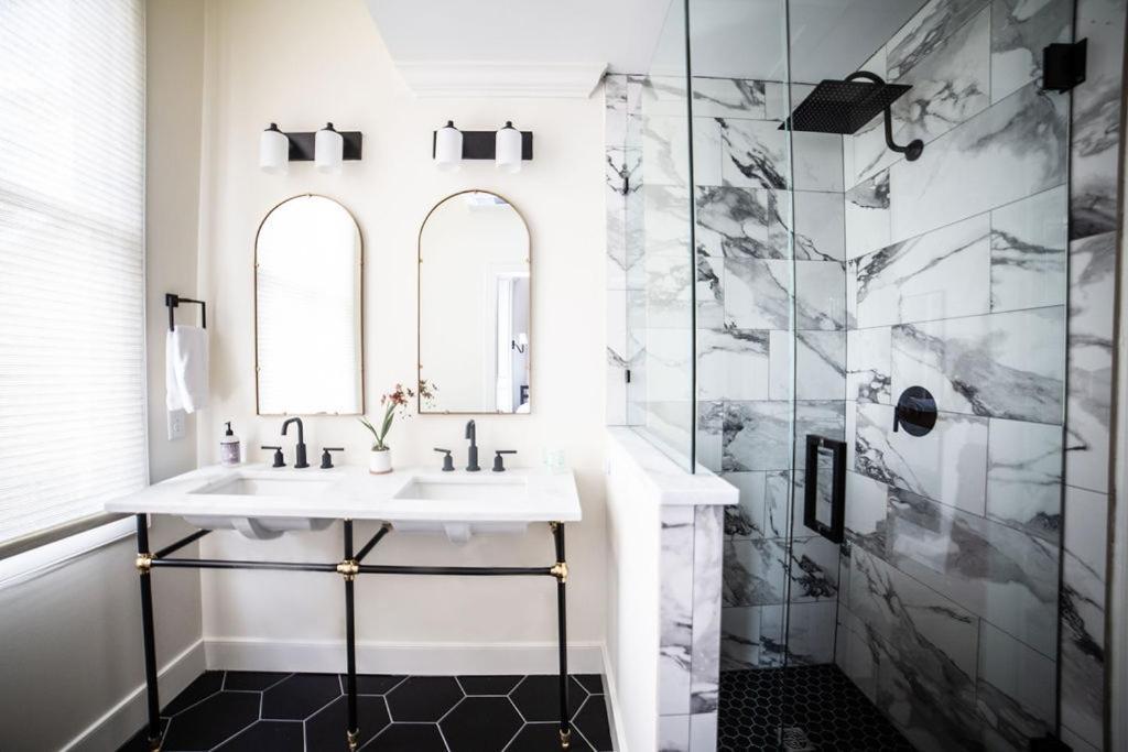 Guesthouse Charleston East 46 H Eksteriør billede
