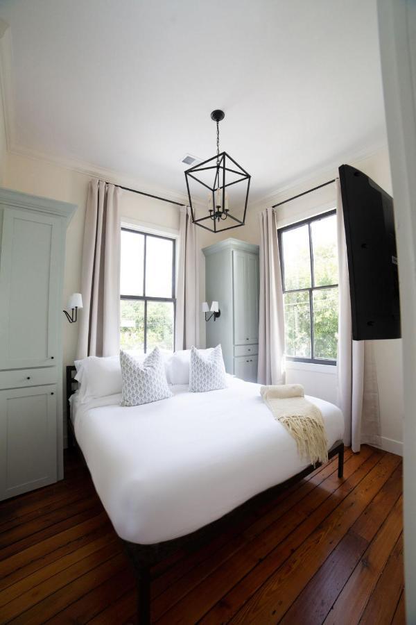 Guesthouse Charleston East 46 H Eksteriør billede